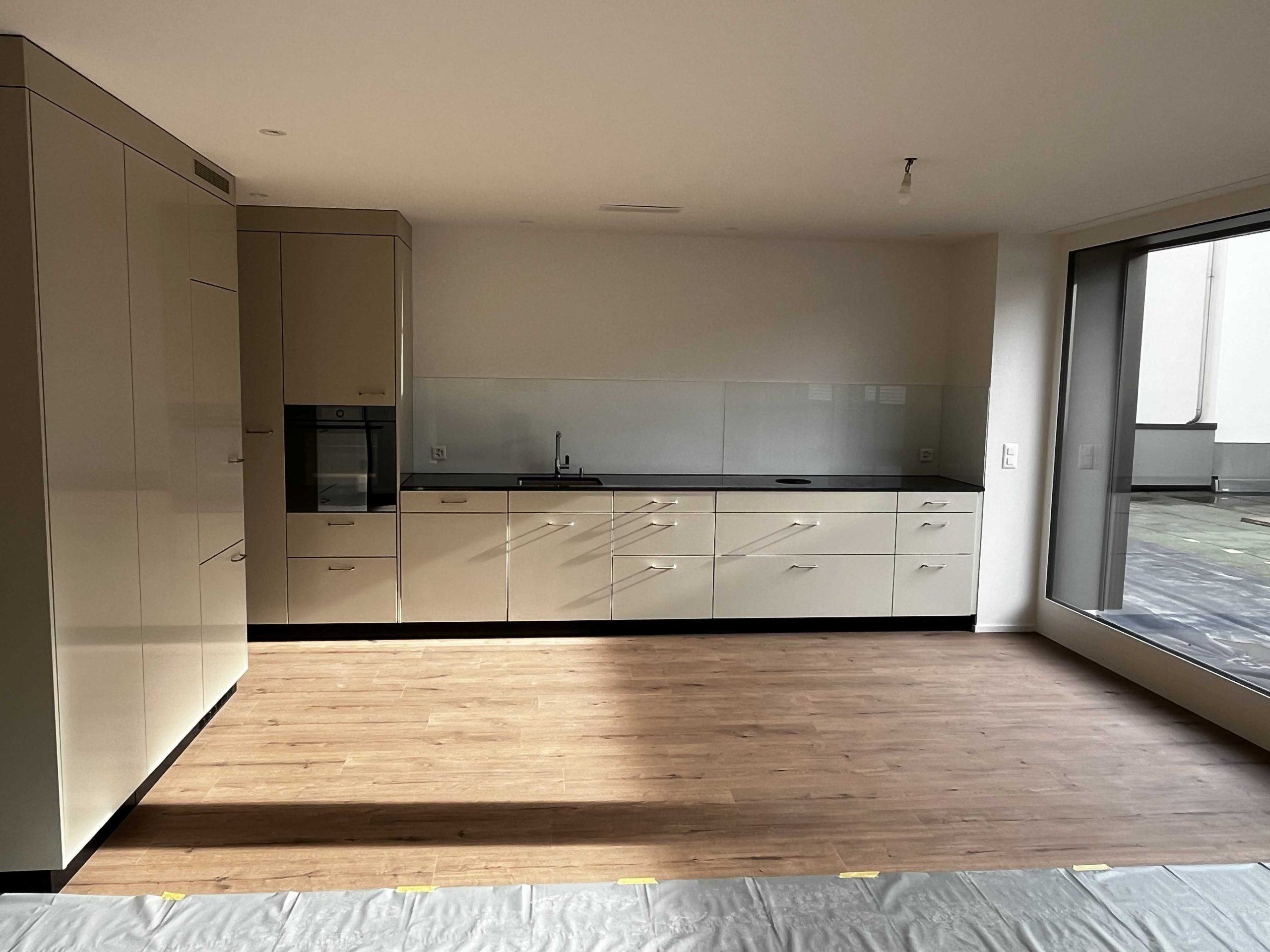 Erstvermietung: 3.5 Zimmer Wohnung (1OG Süd) 102m2 mit Terrasse