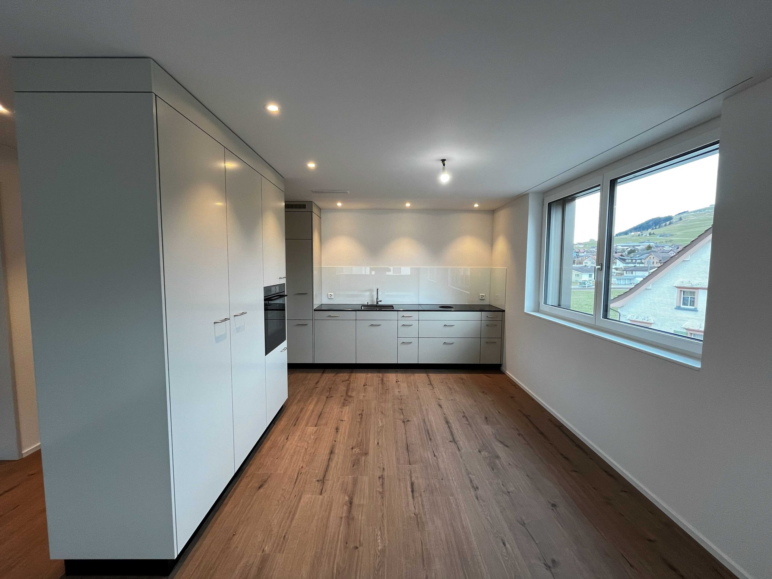 Erstvermietung: 4.5 Zimmer Wohnung (1OG Ost) 110m2 mit Loggia und Terrasse