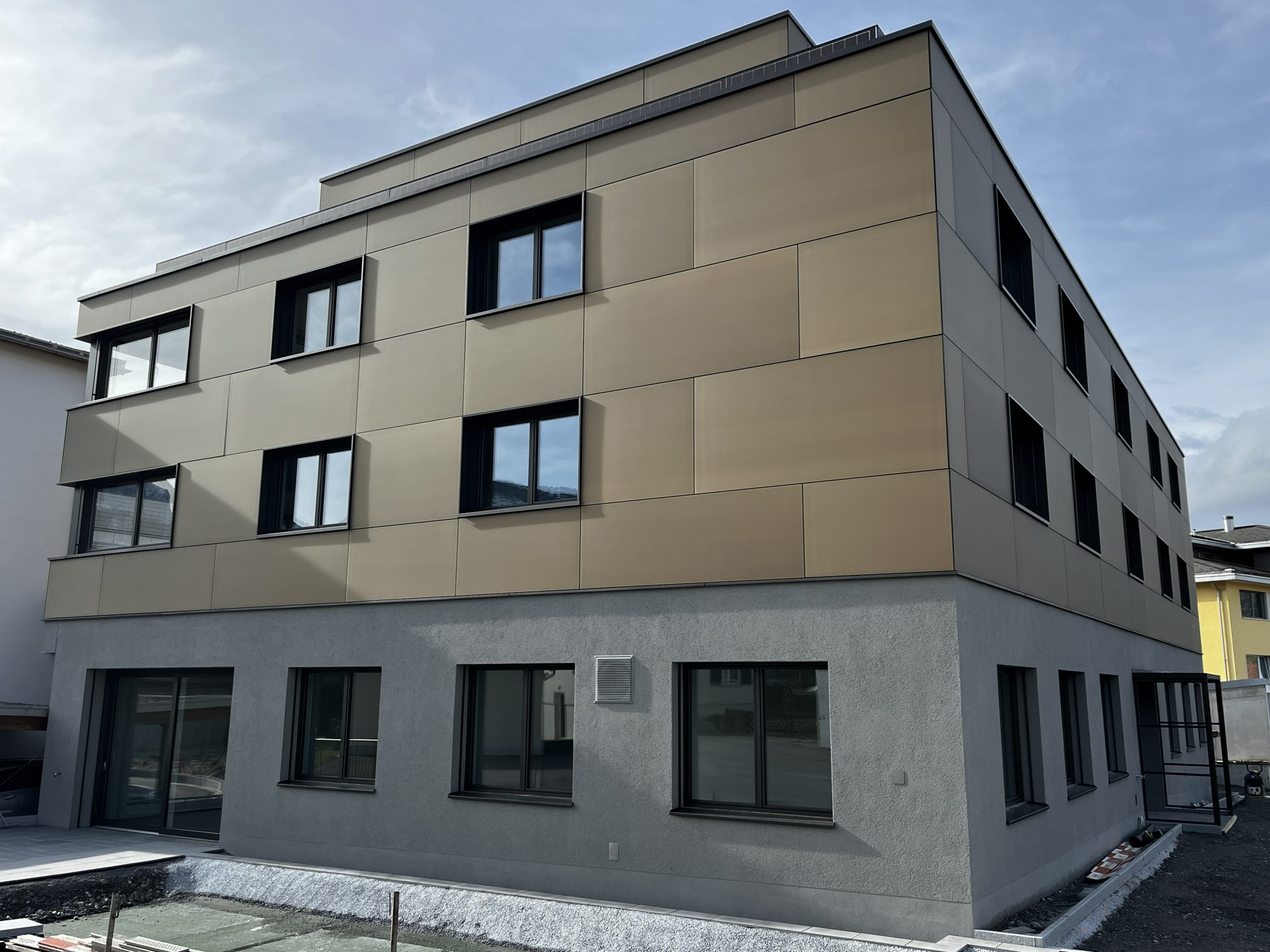 Erstvermietung: 140m2 Gewerbe Fläche (5.5 Zi EG_Ost) ab April 2026